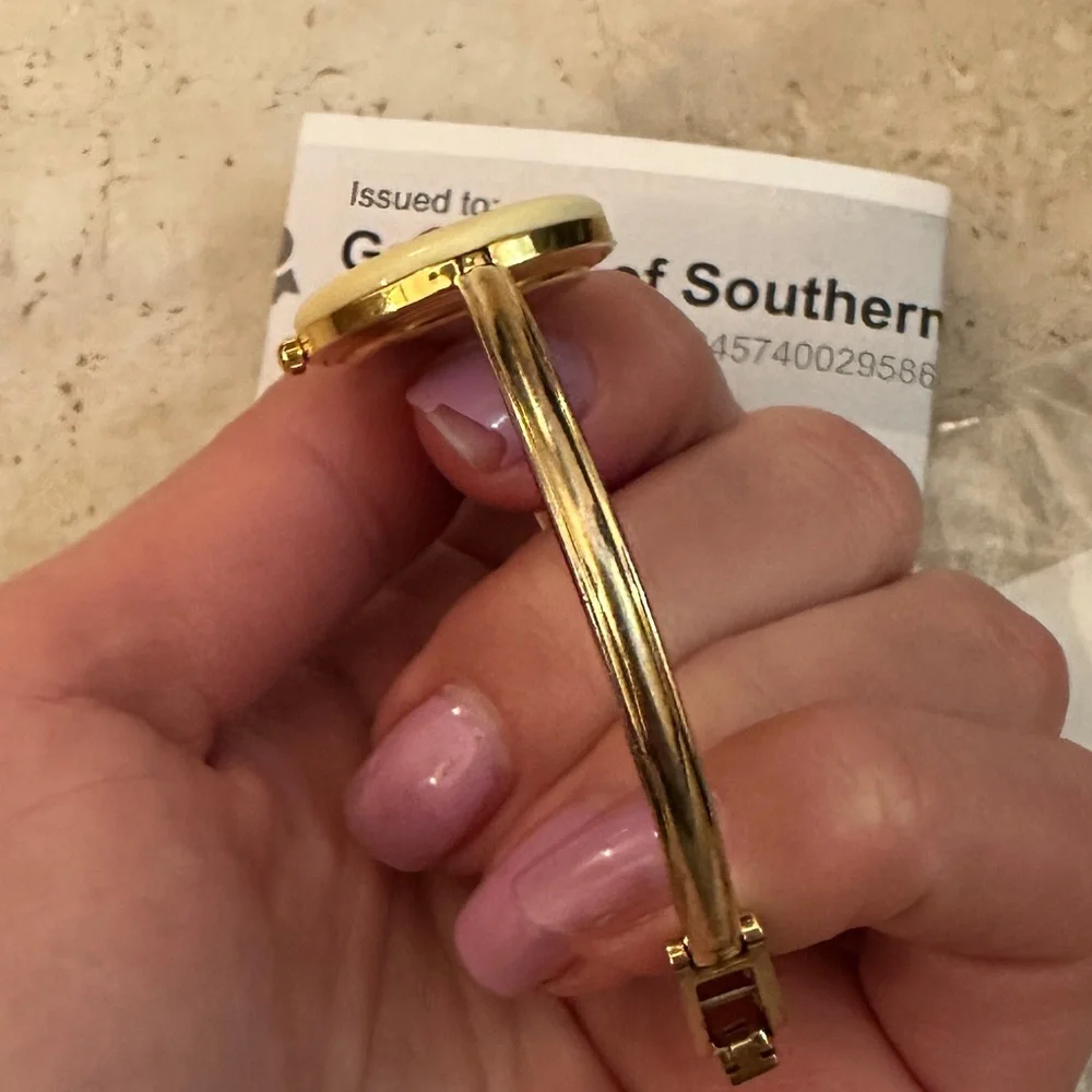 Gucci Bezel Elegant Gold Watch